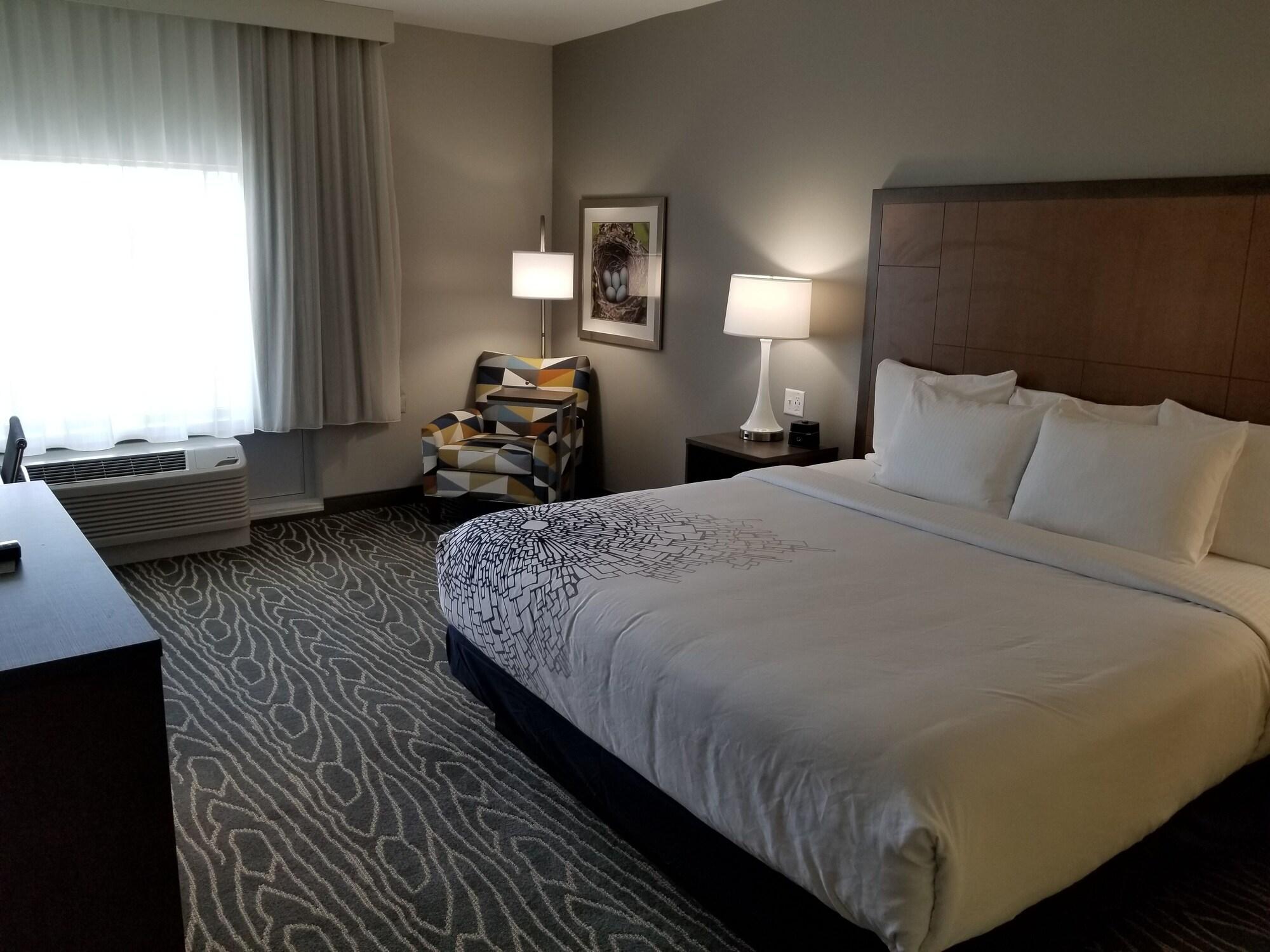 La Quinta Inn & Suites By Wyndham ティフトン エクステリア 写真
