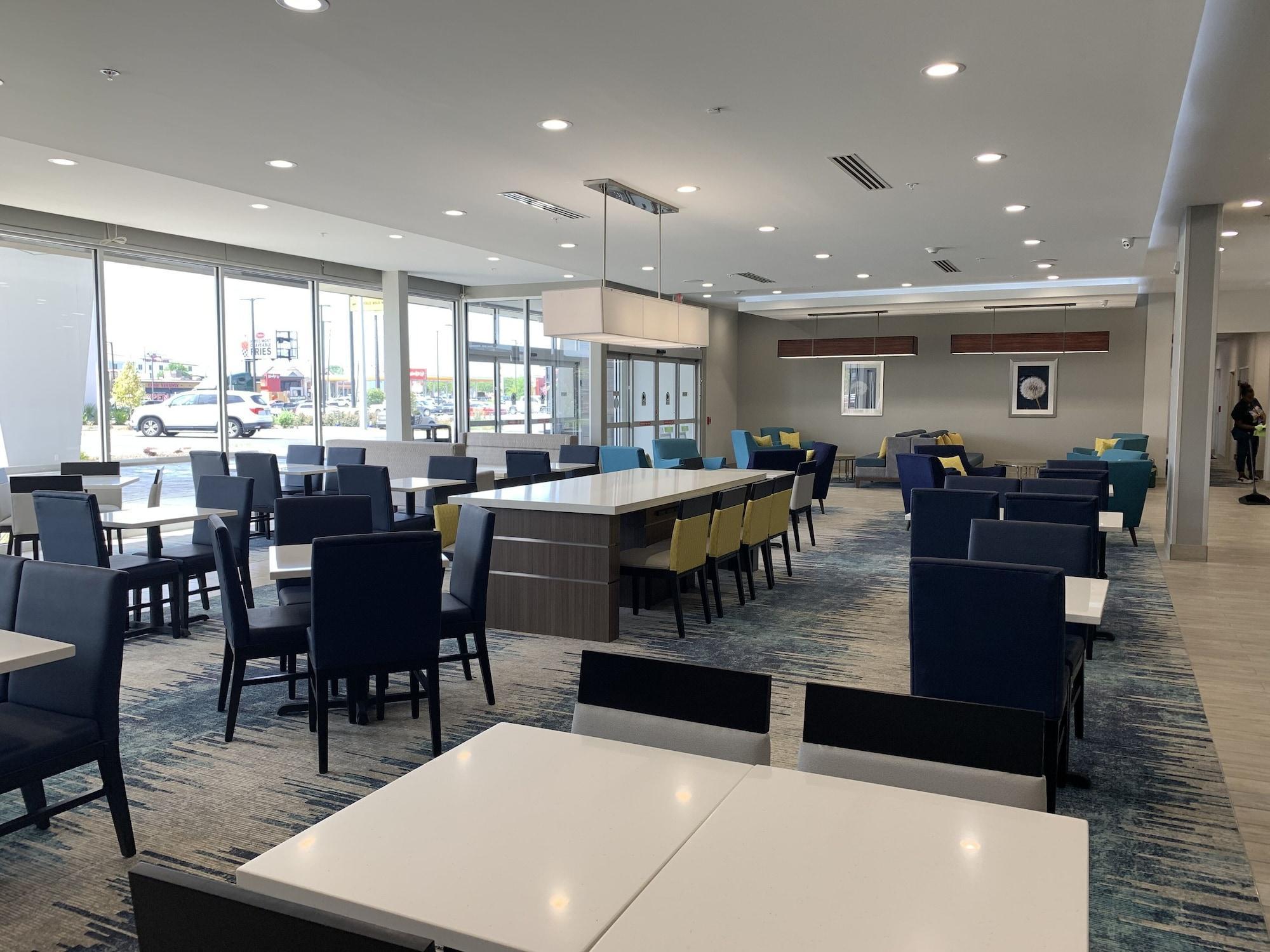 La Quinta Inn & Suites By Wyndham ティフトン エクステリア 写真