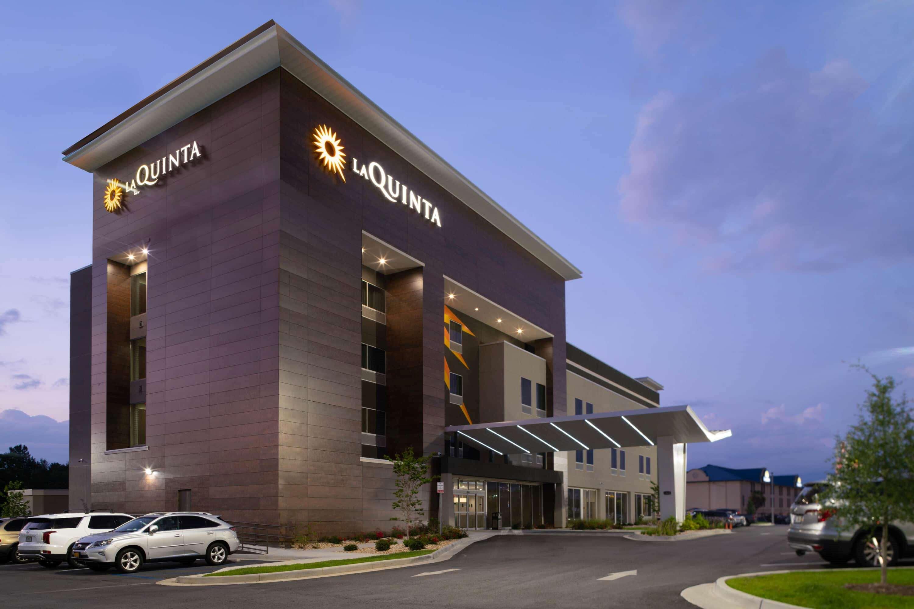 La Quinta Inn & Suites By Wyndham ティフトン エクステリア 写真