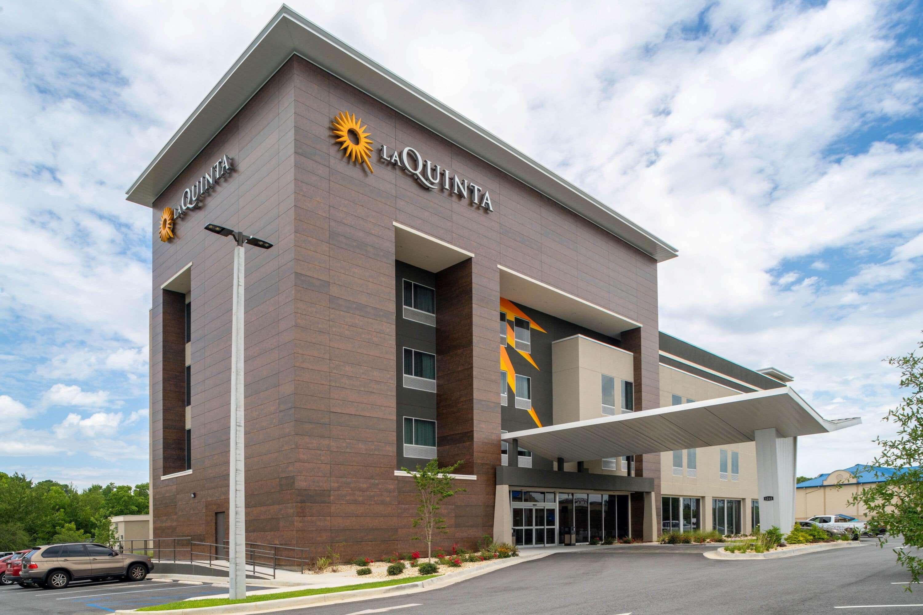 La Quinta Inn & Suites By Wyndham ティフトン エクステリア 写真
