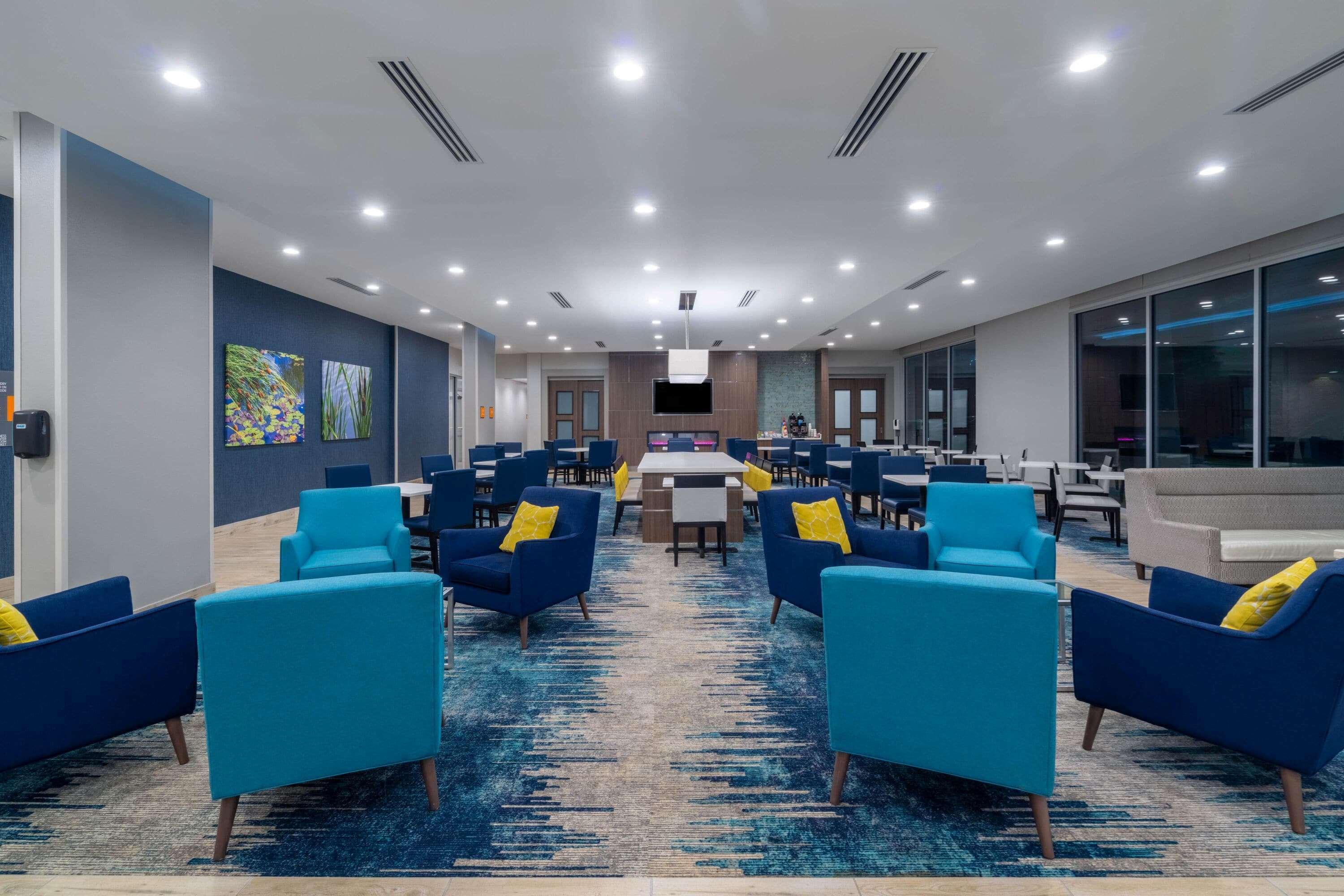 La Quinta Inn & Suites By Wyndham ティフトン エクステリア 写真