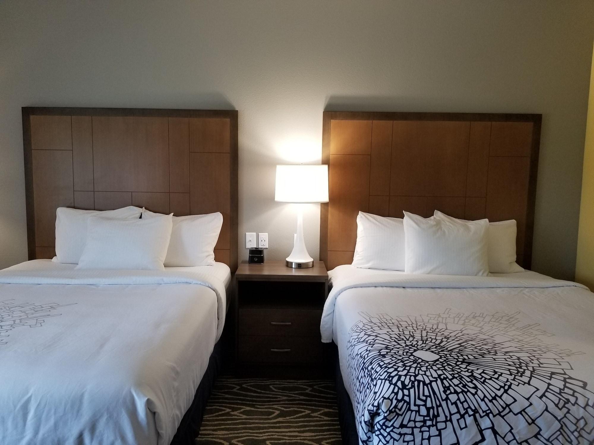 La Quinta Inn & Suites By Wyndham ティフトン エクステリア 写真