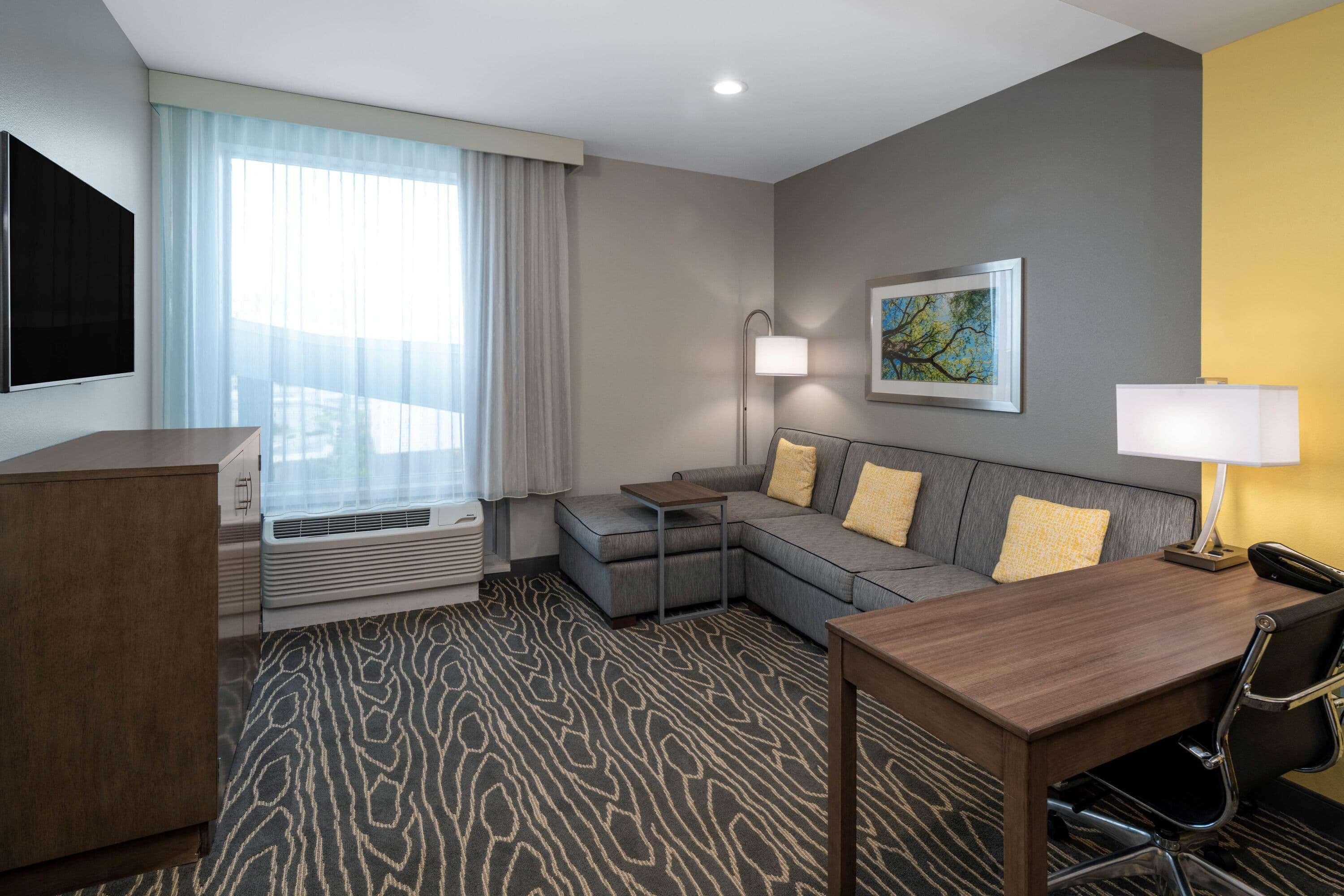 La Quinta Inn & Suites By Wyndham ティフトン エクステリア 写真